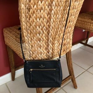 black crossbody purse